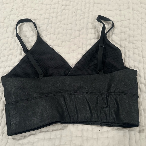 Nike leather look sports bra with removable pads and adjustable straps S - Picture 2 of 4